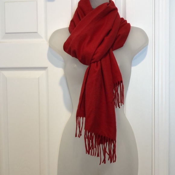 Goshmink  V. FRAAS Elegant Red Shawl, Wrap w/trendy fringe trim. Made in Germany - Picture 3 of 9